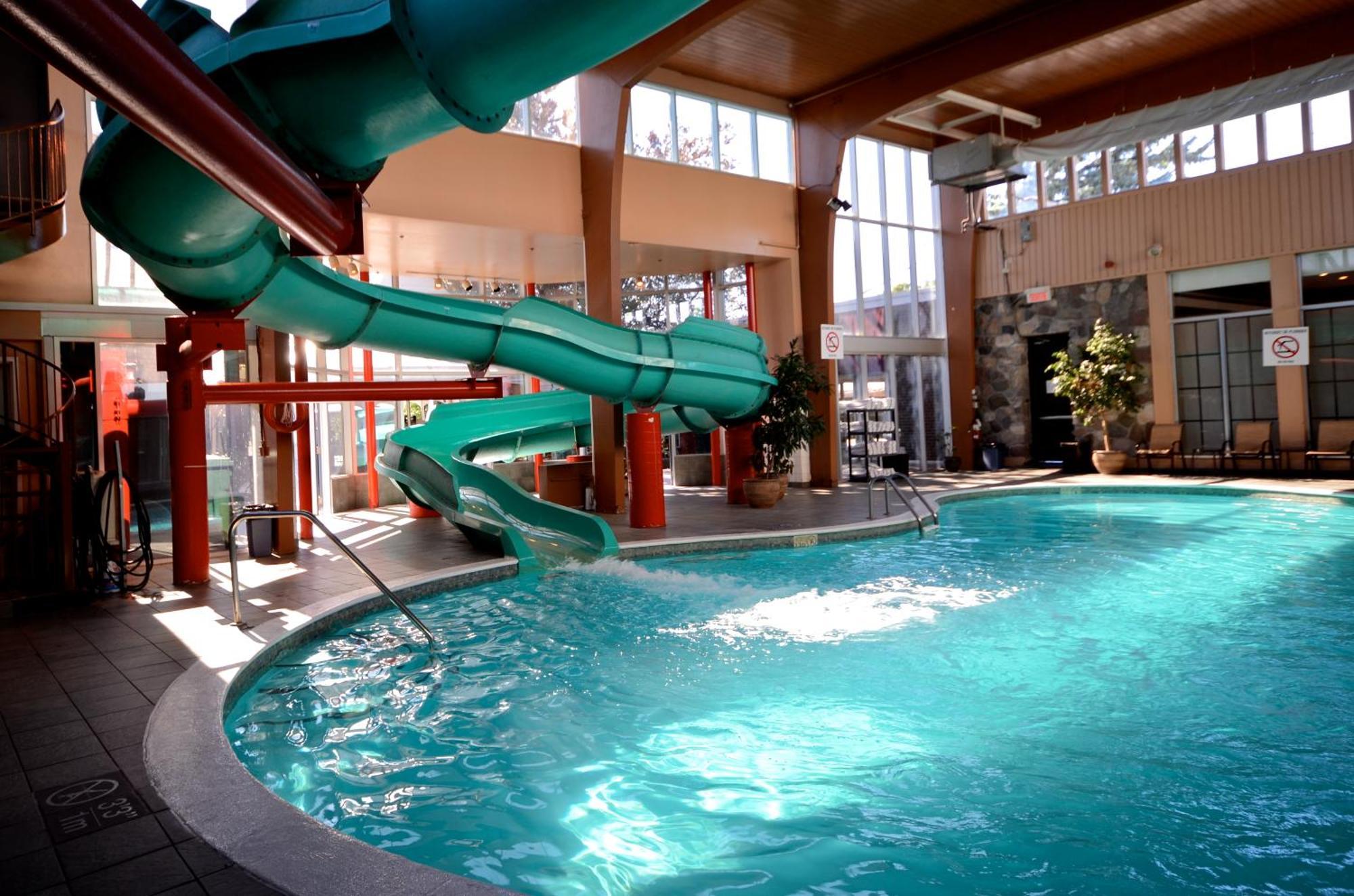 Armon Plaza Montreal Airpt, Trademark Collection By Wyndham Экстерьер фото