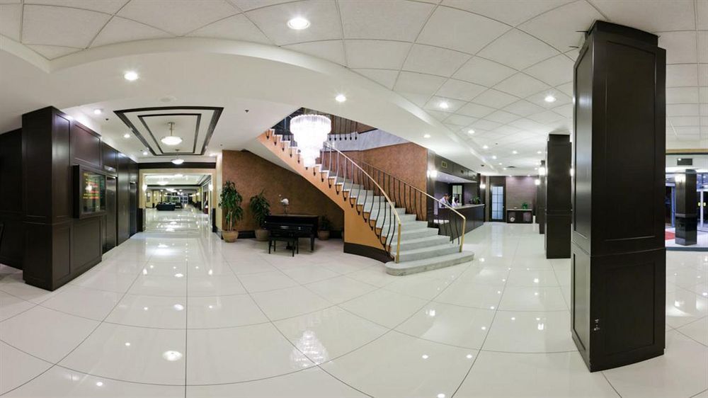 Armon Plaza Montreal Airpt, Trademark Collection By Wyndham Экстерьер фото